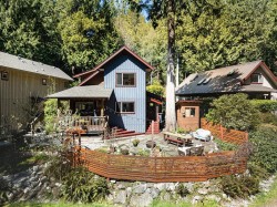 15-1131 Emery Road Roberts Creek, BC V0N 2W0