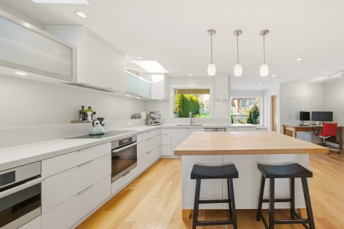 1181 Keith Road, West Vancouver, BC 