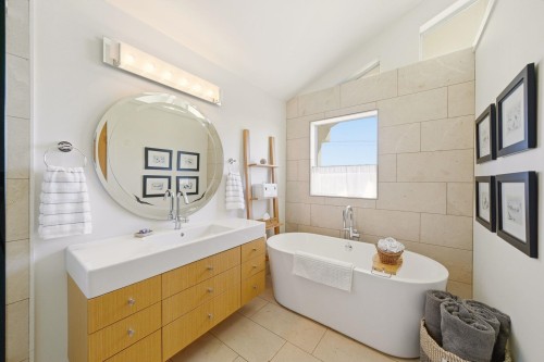 1181 Keith Road, West Vancouver, BC 