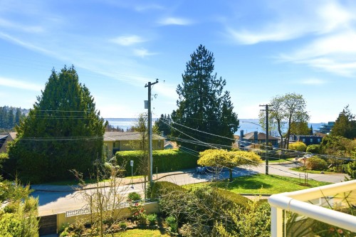 1181 Keith Road, West Vancouver, BC 
