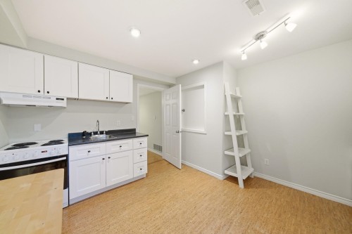 1181 Keith Road, West Vancouver, BC 