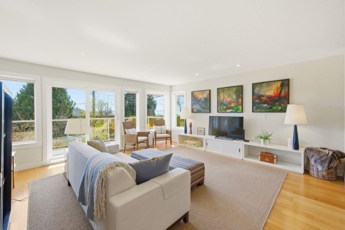 1181 Keith Road, West Vancouver, BC 