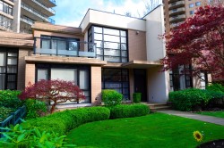 6198 Wilson Avenue Burnaby, BC V5H 2R8