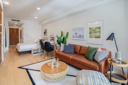 410-2550 Garden Drive  Vancouver, BC V5N 4X6