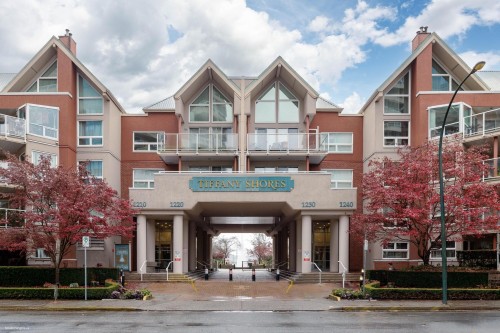 102A-1220 Quayside Drive  New Westminster, BC V3M 6H1