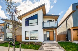 4762 Spruce Way Tsawwassen, BC V4M 0A8