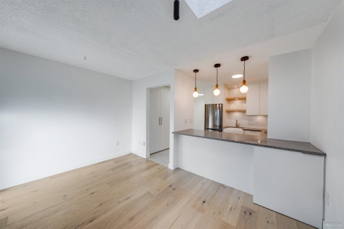 303-1545 2Nd Avenue E, Vancouver, BC 
