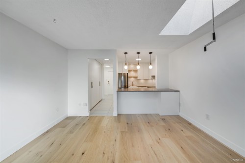 303-1545 2Nd Avenue E, Vancouver, BC 