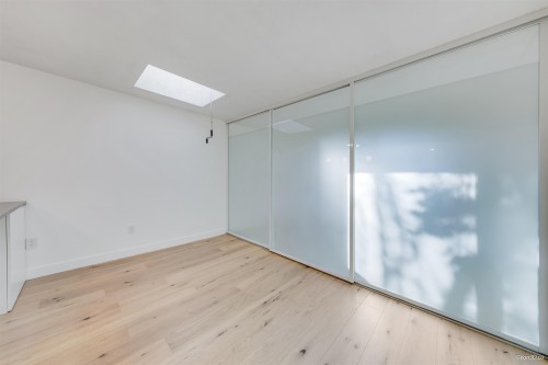 303-1545 2Nd Avenue E, Vancouver, BC 