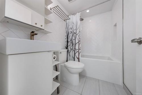 303-1545 2Nd Avenue E, Vancouver, BC 