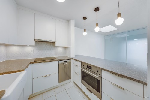 303-1545 2Nd Avenue E, Vancouver, BC 