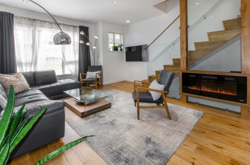 121-3105 Dayanee Springs Boulevard  Coquitlam, BC V3E 0C2