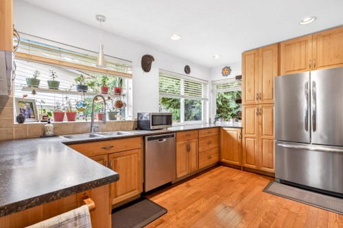 2176 Laurier Avenue, Port Coquitlam, BC 