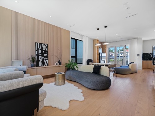 2111 46Th Avenue E, Vancouver, BC 