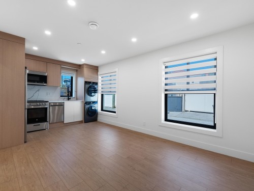 2111 46Th Avenue E, Vancouver, BC 