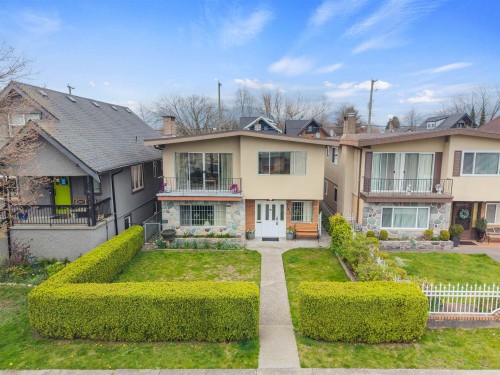 2663 Dundas Street, Vancouver, BC 