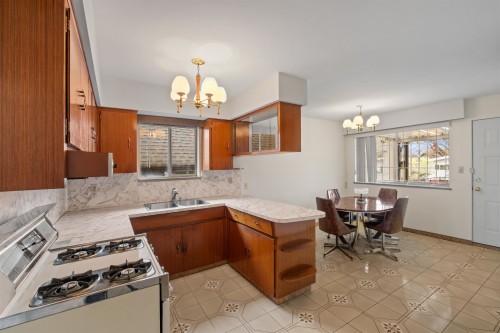 2663 Dundas Street, Vancouver, BC 