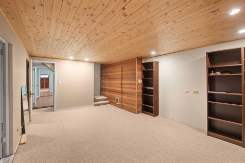 3894 Sunnycrest Drive, North Vancouver, BC 