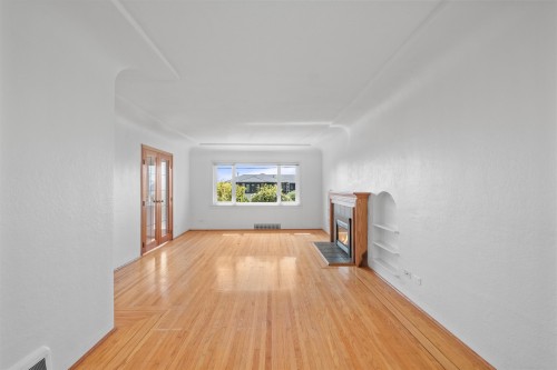 3894 Sunnycrest Drive, North Vancouver, BC 