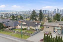 5220 Sunningdale Road Burnaby, BC V5B 1M5