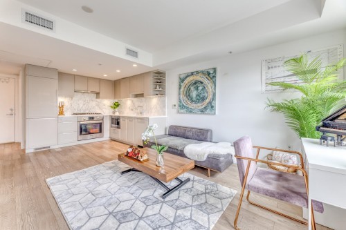 324-7828 Granville Street  Vancouver, BC V6P 4Z2