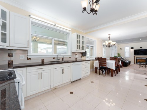 617 52Nd Avenue E, Vancouver, BC 