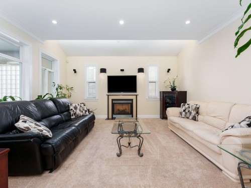 617 52Nd Avenue E, Vancouver, BC 
