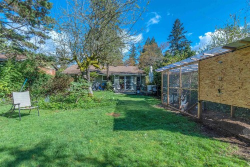 825 20Th Street W, North Vancouver, BC 