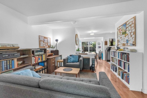 825 20Th Street W, North Vancouver, BC 