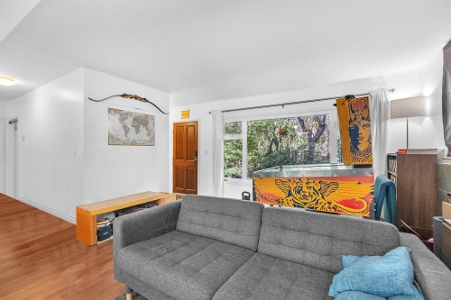 825 20Th Street W, North Vancouver, BC 