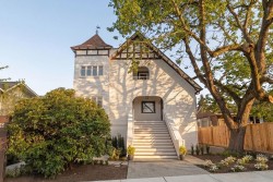 2-326 14th Street W North Vancouver, BC V7M 1P6