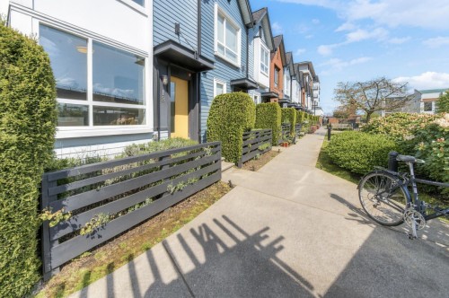 18-6868 Burlington Avenue, Burnaby, BC 