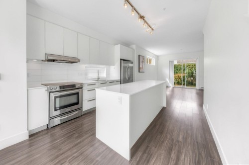 18-6868 Burlington Avenue, Burnaby, BC 