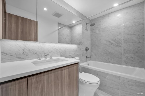 2009-4730 Lougheed Highway, Burnaby, BC 