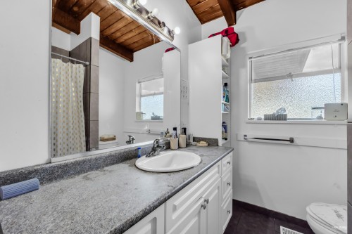 7750 15Th Avenue, Burnaby, BC 