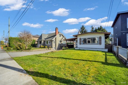 7750 15Th Avenue, Burnaby, BC 