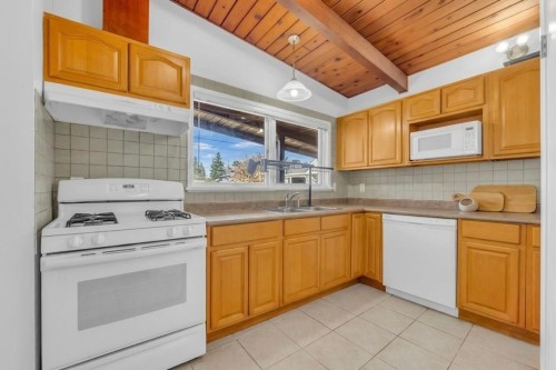 7750 15Th Avenue, Burnaby, BC 