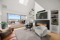 418-5 K De K Court New Westminster, BC V3M 6B6