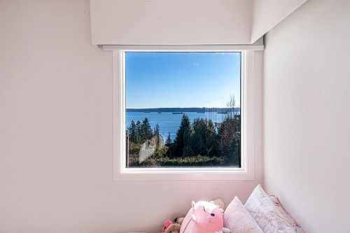 4032 Ripple Road, West Vancouver, BC 