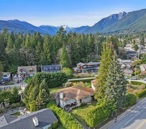 3955 Highland Boulevard, North Vancouver, BC 