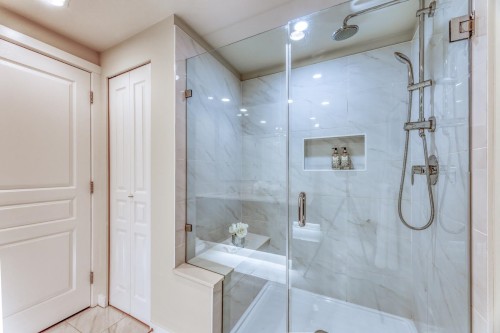 403-3100 Windsor Gate, Coquitlam, BC 