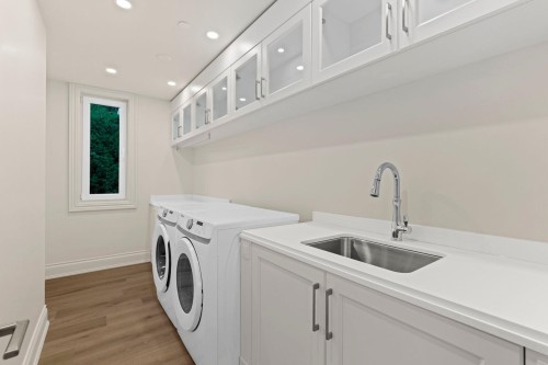 1445 Sandhurst Place, West Vancouver, BC 