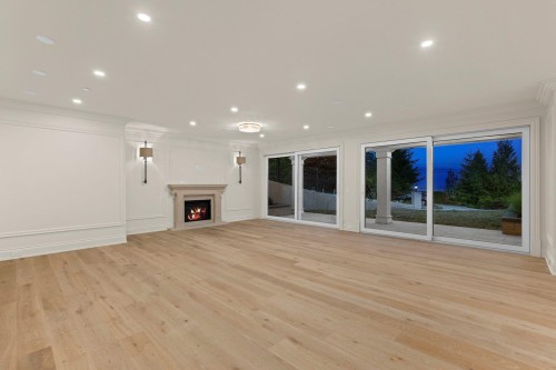 1445 Sandhurst Place, West Vancouver, BC 