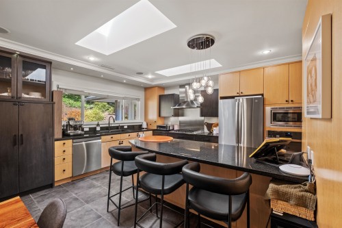 355 Rabbit Lane, West Vancouver, BC 