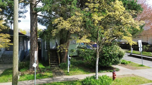 4496 Ontario Street, Vancouver, BC 