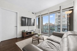 1107-111 1st Avenue E Vancouver, BC V6A 0E9