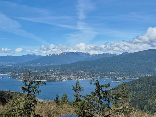 1108-9060 University Crescent  Burnaby, BC V5A 0E1
