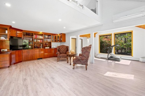 5260 Kew Road, West Vancouver, BC 