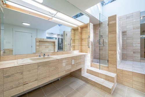 5260 Kew Road, West Vancouver, BC 