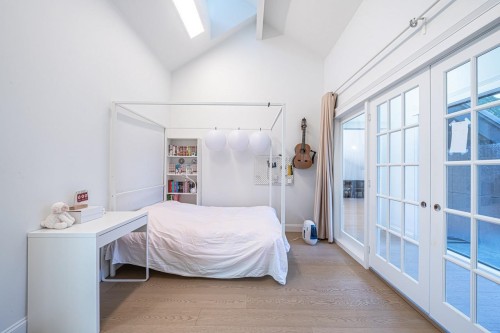 5260 Kew Road, West Vancouver, BC 